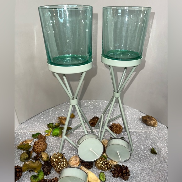 SCENT UNLEASHED HAND POURED SCENTED CANDLES, AND HOLDER - Picture 3 of 8